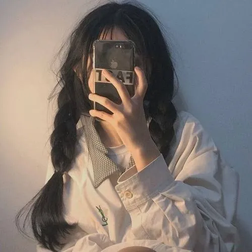 Góc chụp quyết định cảm xúc của gái xinh giấu mặt