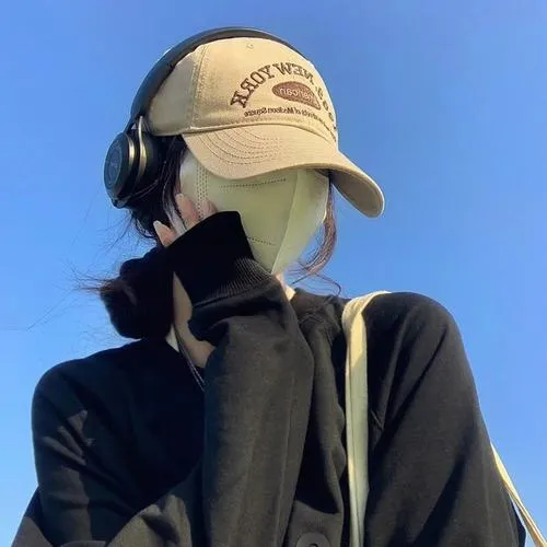 Gái xinh che mặt mang nét kín đáo rất dịu dàng