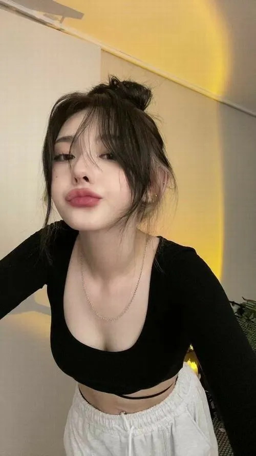 Loạt ảnh gái xinh cute mang vibe nhẹ nhàng và trong veo