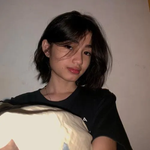 Mắt to tạo cảm giác ngây thơ cho gái xinh cute