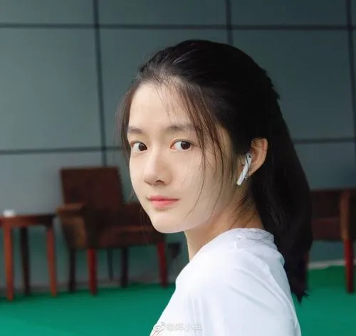 Bộ ảnh gái xinh cute khoe gương mặt baby nhìn là thấy thương