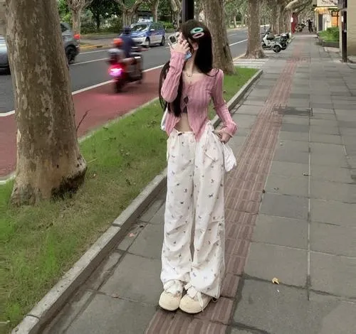 Tỉ lệ vai eo hông chuẩn giúp body trông rất đẹp