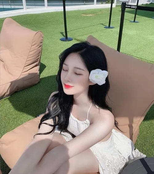 Dáng chuẩn body đẹp khiến gái xinh nhìn là mê