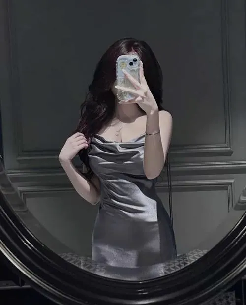 Eo cao giúp chân dài thẳng trông nổi bật hơn