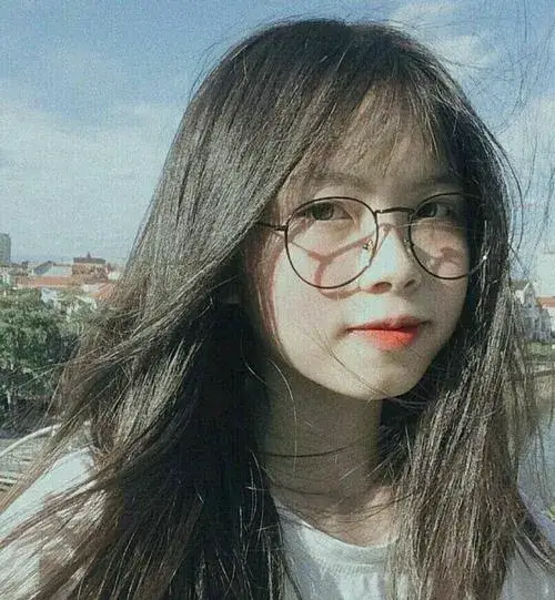 Phong cách học đường tạo thức dịu mắt gần gũi