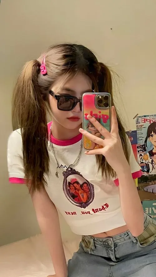 Bộ ảnh gái xinh đeo kính ngầu mang hơi thở bad girl cực cuốn