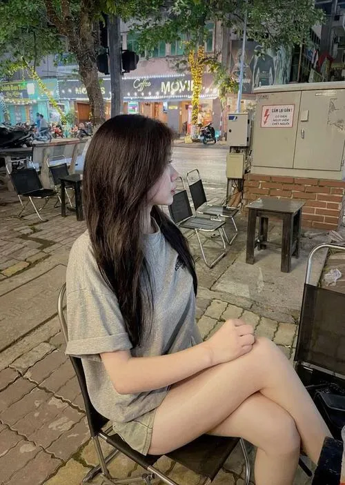 Làn da thật cùng nụ cười nhẹ rất gần gũi