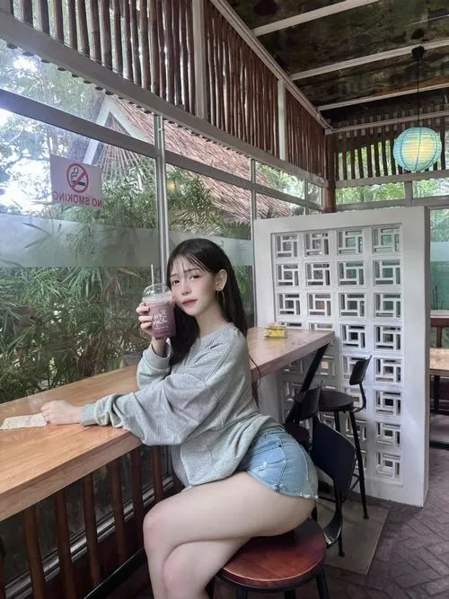 Bộ ảnh gái đẹp đời thường mang vẻ mộc mạc