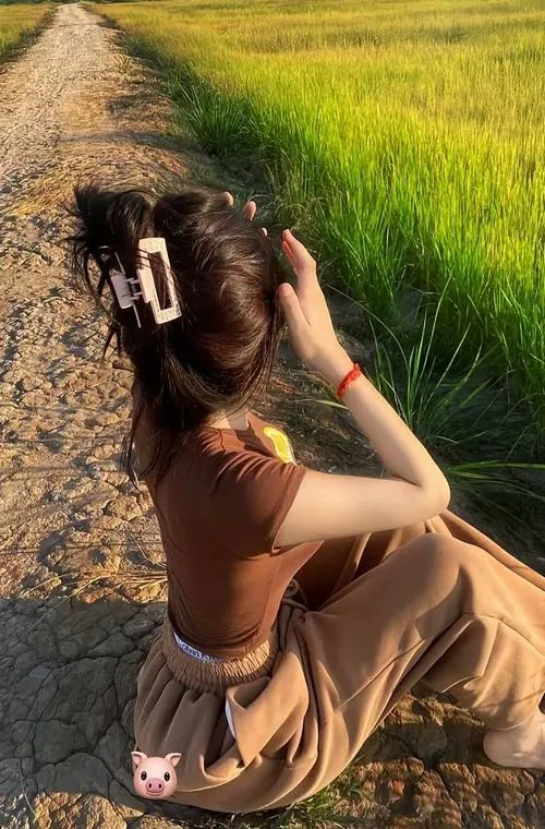 Loạt ảnh gái xinh giống thật che mặt khiến cảm giác gần gũi lạ kỳ