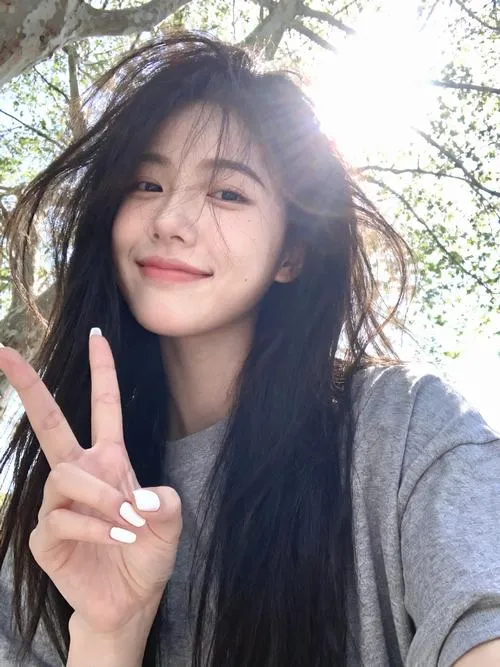 Không cà da quá đà giữ nét gương mặt thật