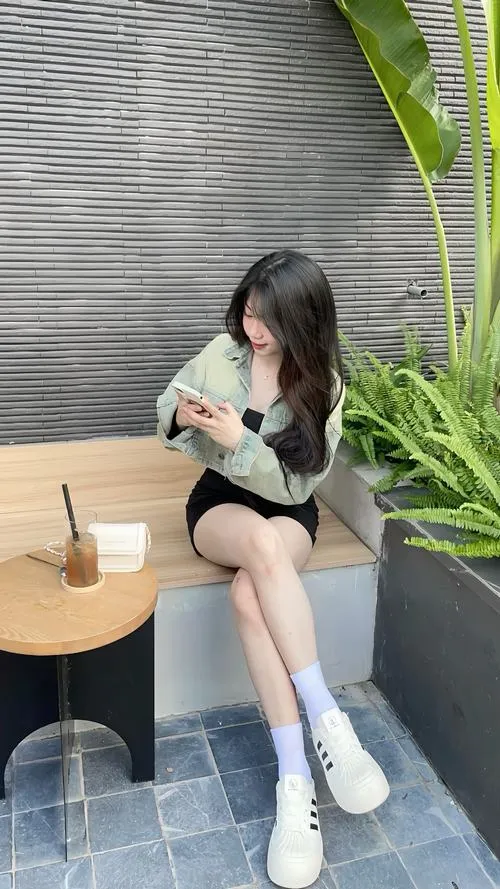 Thần thái đời thường toát lên vẻ chân thật