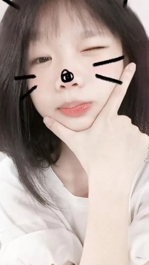 Gái xinh học đường mang vẻ đẹp chưa trau chuốt rất trẻ trung