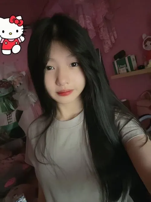 Hình bạn nữ học trò 2012 với ánh mắt