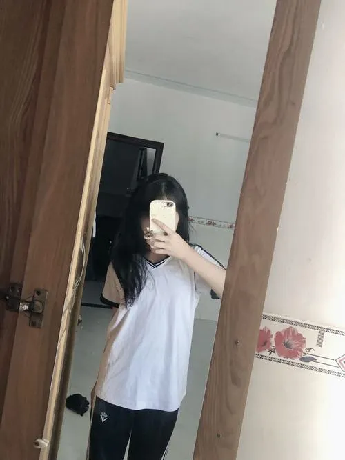 Phong thái k12 thể hiện tuổi học trò trong sáng xinh