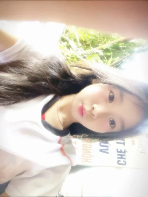 Biểu cảm 2012 giữ ngây thơ đầu đời xinh