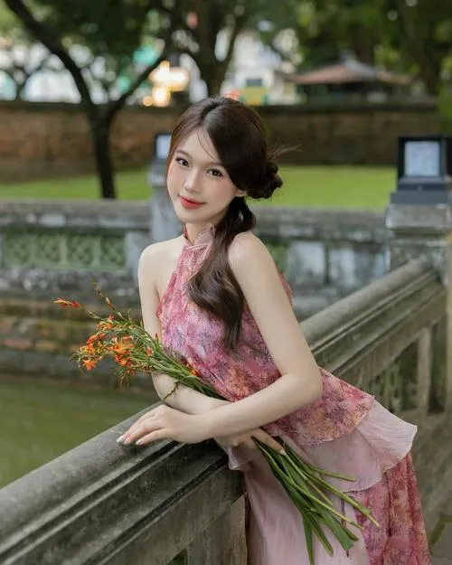 Gen Z hiện cảm xúc qua ánh mắt trong trẻo