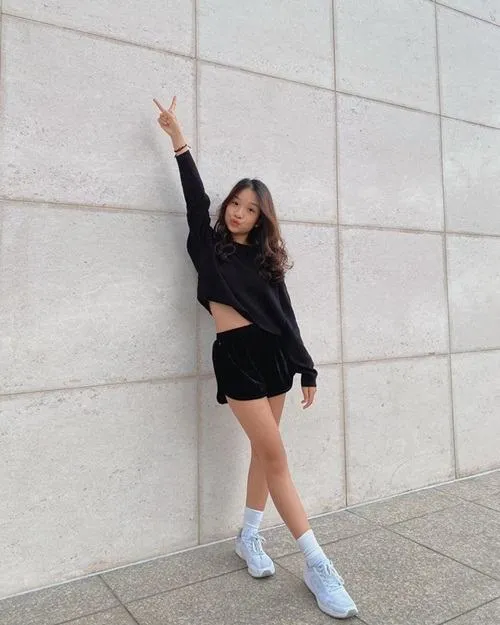 Bộ ảnh gái xinh 2k7 trong veo đúng chất sinh viên năm nhất