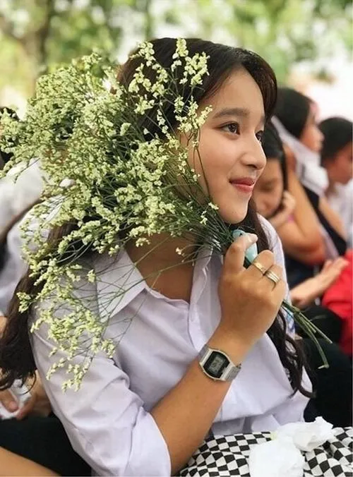 Gái xinh tuổi 19 mang thần thái tươi mới