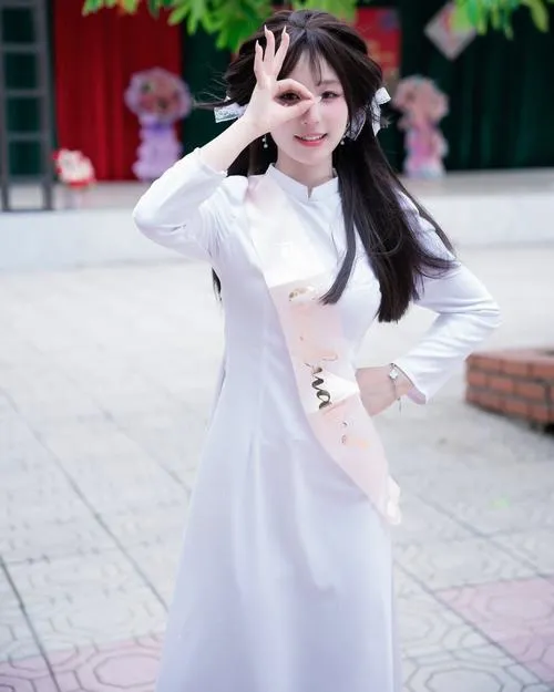 Biểu cảm tự nhiên phản chiếu xúc sinh viên năm nhất