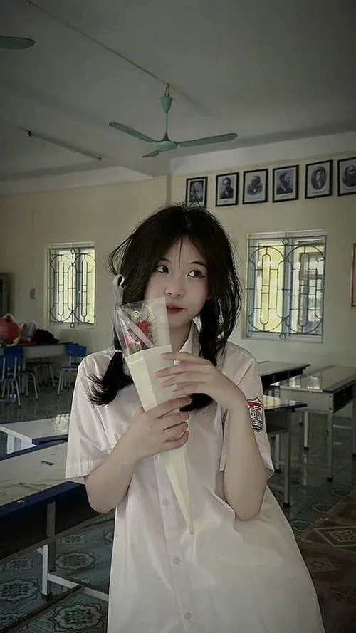 Mái tóc dài làm nổi ngoại hình trẻ trung