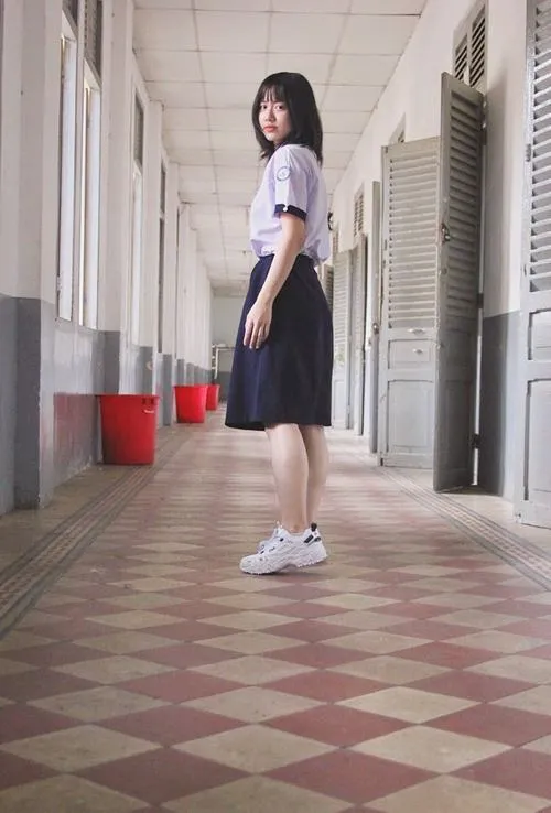 Trang phục thuộc phong cách kín đáo học đường