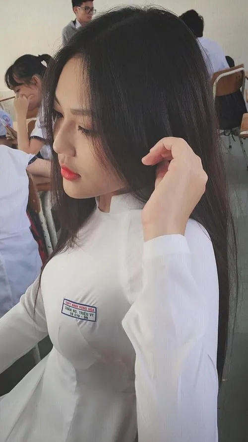 Dễ gợi kỷ niệm với gái xinh học trò