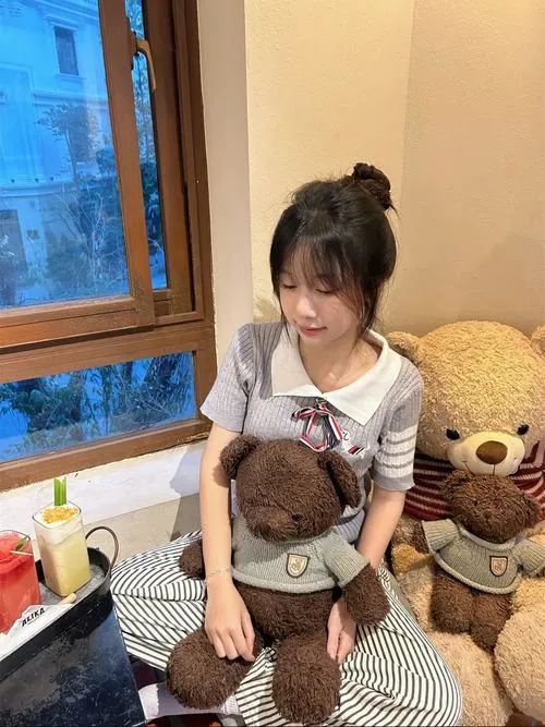 Nụ cười làm nổi bật cảm xúc mang nụ cười trong veo thuần khiết