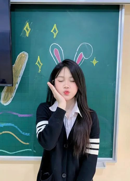 Ảnh gái xinh lớp 10 gợi lại cảm giác thanh xuân ngày cũ