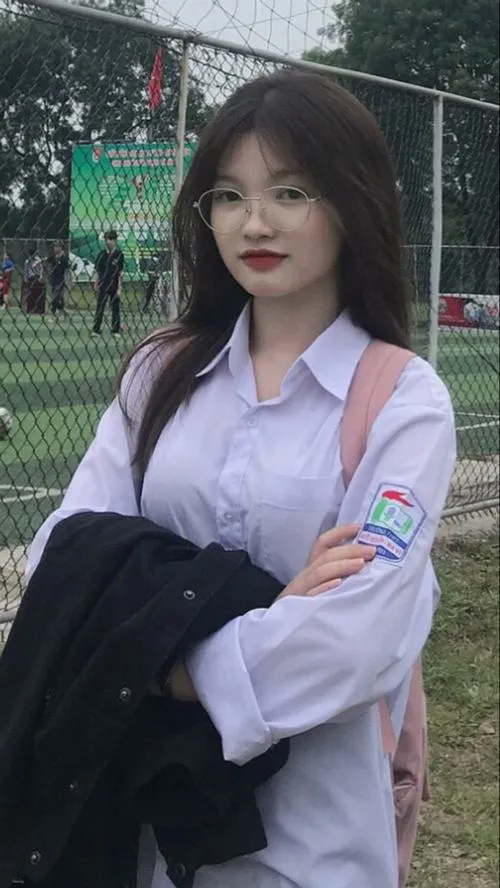 Ngắm ảnh gái xinh lớp 10 để nhớ lại những năm tháng cấp ba