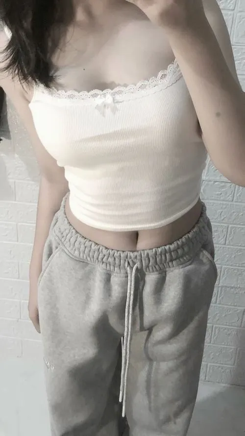 Khuôn mặt ánh mắt tạo cảm xúc gần gũi