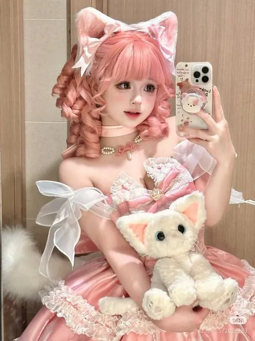 Hồng candy nổi bật dưới ánh sáng mịn da dịu dàng