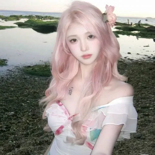 Da trắng nổi bật cùng makeup nhẹ mịn da hồng