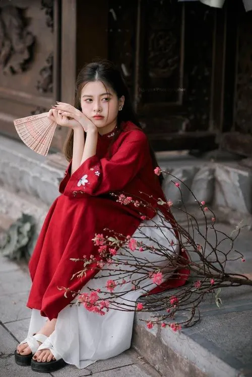 Gái xinh diện lụa mềm cùng phong cách cổ điển