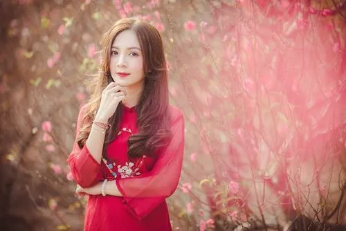 Bộ 70+ Hình Ảnh Gái Xinh khoác lên mình đồ Tết lan tỏa sắc xuân Bính Ngọ 2026