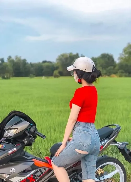 Dáng đứng và đường cong thể hiện cá tính