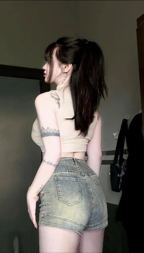 Lưng cao gọn dáng tạo phong thái tự tin