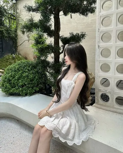 Ảnh gái xinh váy vóc mang hơi thở nữ tính nghệ thuật