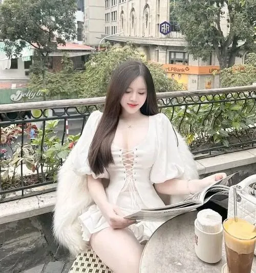 Cô nàng xinh mặc váy toát lên nét dịu dàng
