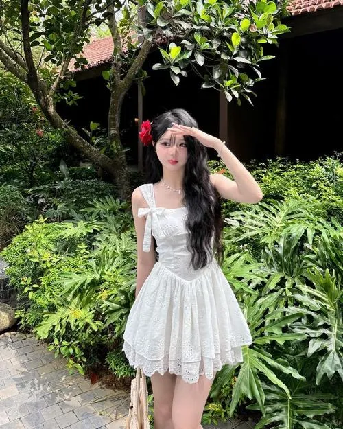 Khi gái xinh diện váy đơn giản mà vẫn khiến lòng rung rinh
