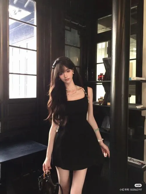 Váy ngắn gợi cảm tinh tế trên gái xinh