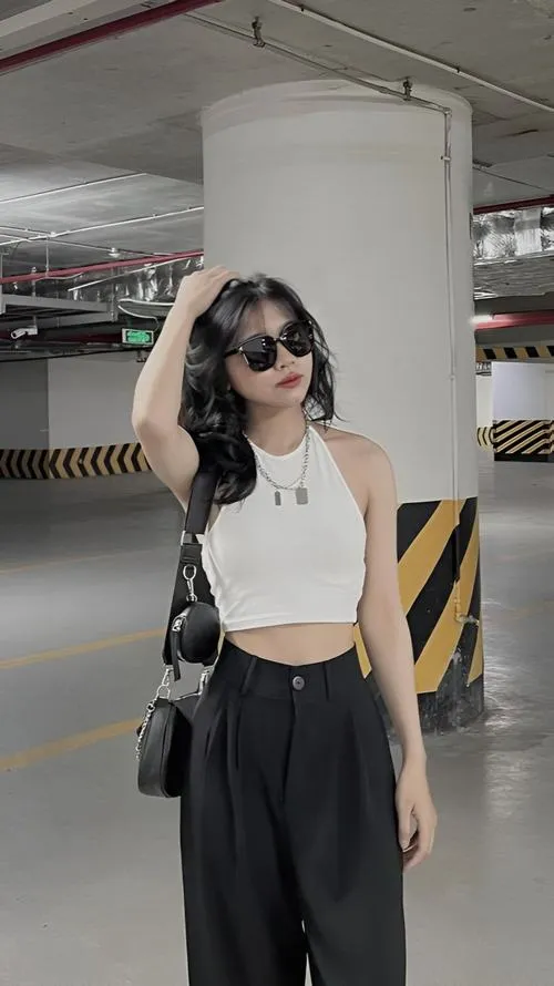 Gái xinh cá tính trong concept tối giản đầy chiều sâu