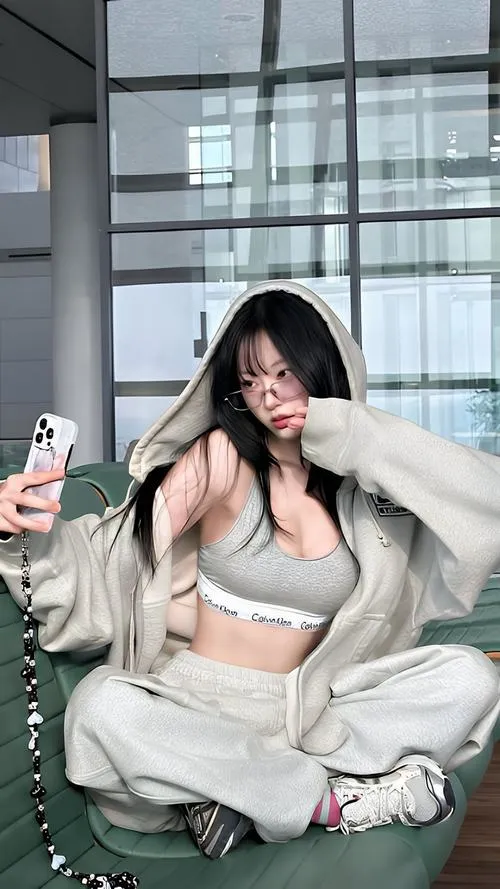 Nàng bad girl với phong thái bất cần đầy cuốn