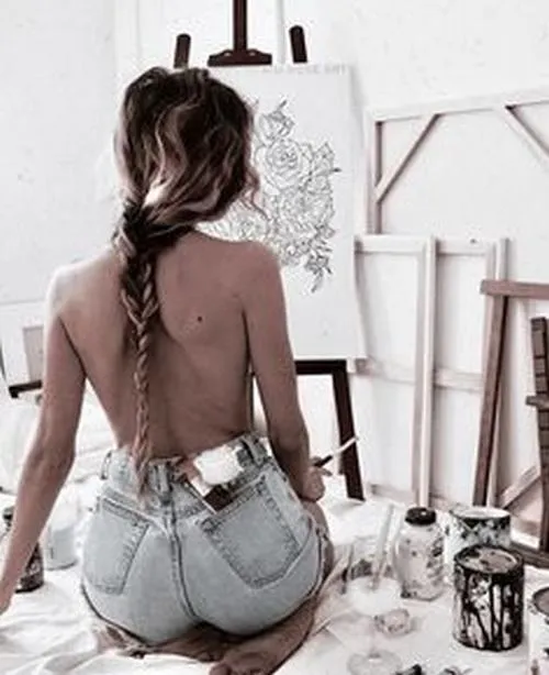 Ảnh khỏa thân nghệ thuật tư thế tĩnh phụ nữ cảm xúc