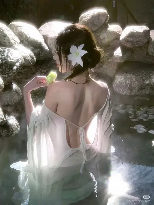 Ảnh khỏa thân nghệ thuật ánh sáng hình thể gái đẹp