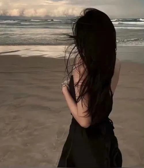 Gái đẹp giấu mặt, khoe dáng bằng nhịp ảnh chậm