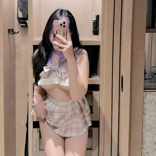 Gái xinh mê hoặc bằng body mê ly đầy chủ động