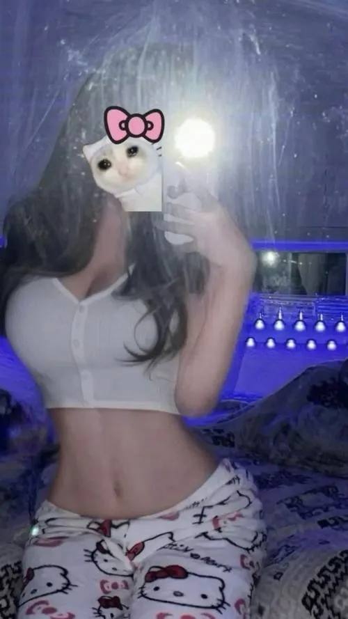 Nóng bỏng mắt nhìn bởi đôi chân dài thanh thoát