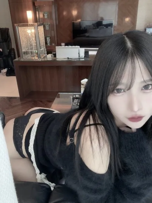 Vòng ngực nảy nở toát hấp dẫn tinh tế