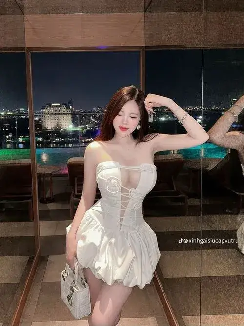 Ảnh gái xinh gợi cảm mang vẻ hấp dẫn theo cách rất riêng