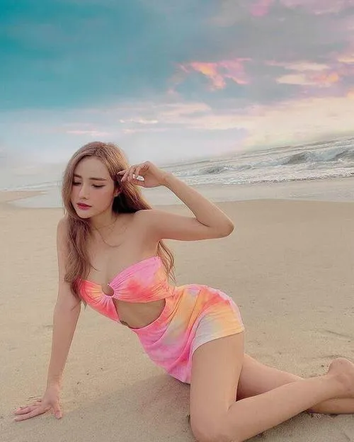 Gái xinh TikTok diện váy ngắn nhìn thôi cũng thấy cuốn mắt